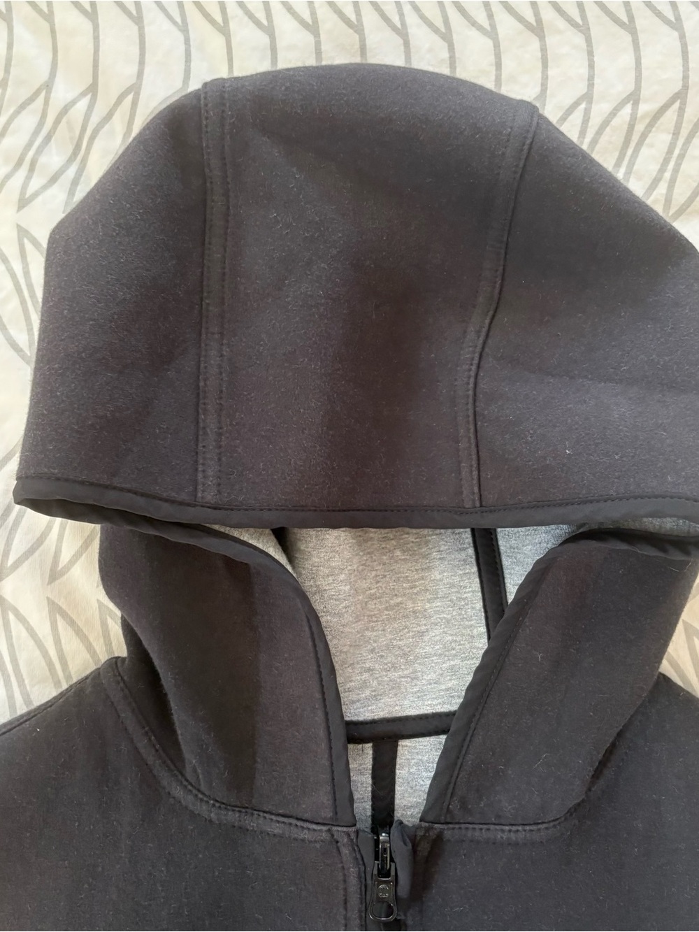 lululemon athletica Black Hooded Sleeveless Vest - Picture 3 of 13